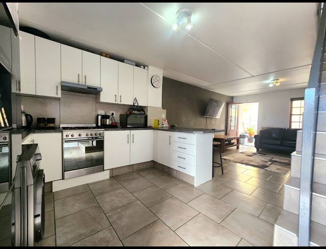 2 BEDROOM APARTMENT SOLD IN RICHMOND ESTATE